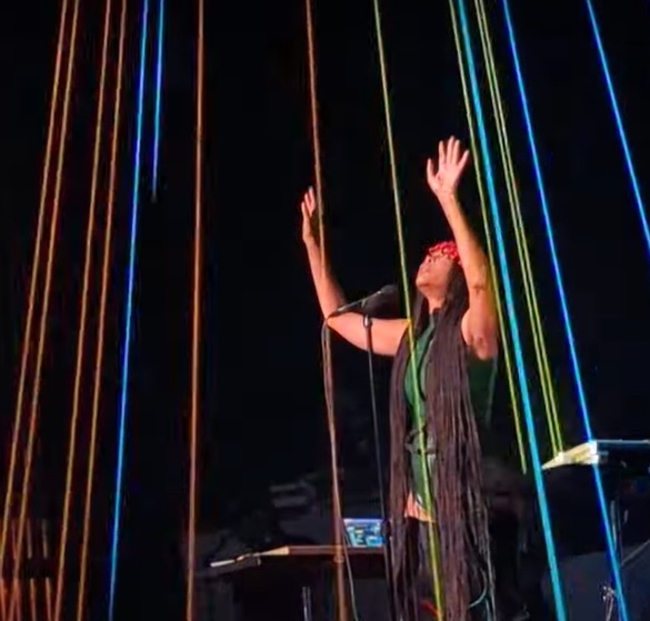 Was Erykah Badu Casting Illuminati Spells During Thanksgiving Weekend RnB Fest 2023?