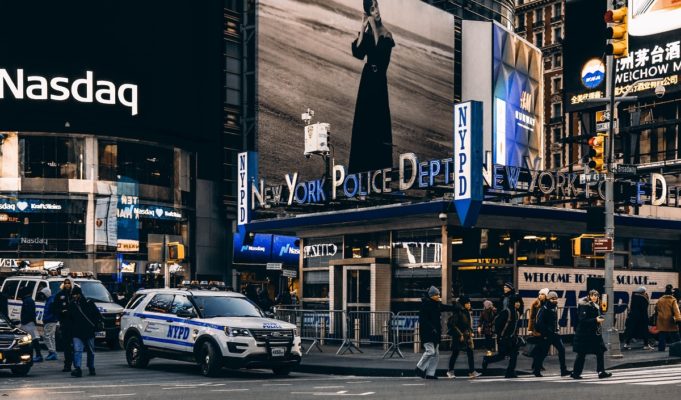 female-police-officer-donald-trump-arraignment-3
