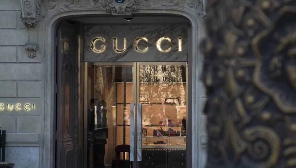 gucci-store-robbery-head-nod