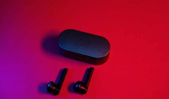 j-prince-airpods-wireless-headphones-radiation-conspiracy
