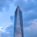 Korean News Station Filming On Top Skyscraper Building Instead of Using Green Screen Goes Viral