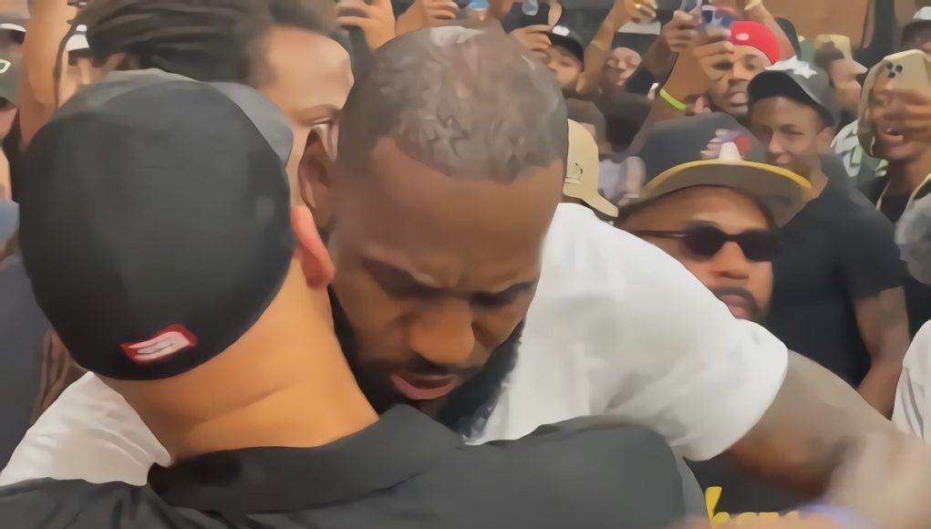 lebron-james-hugging-lavar-ball