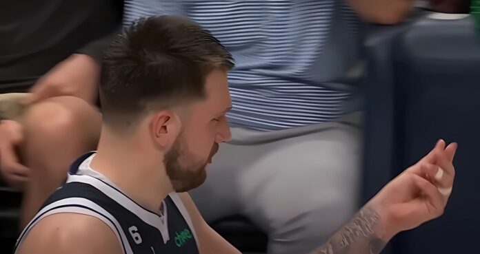 luka-doncic-money-gesture-4