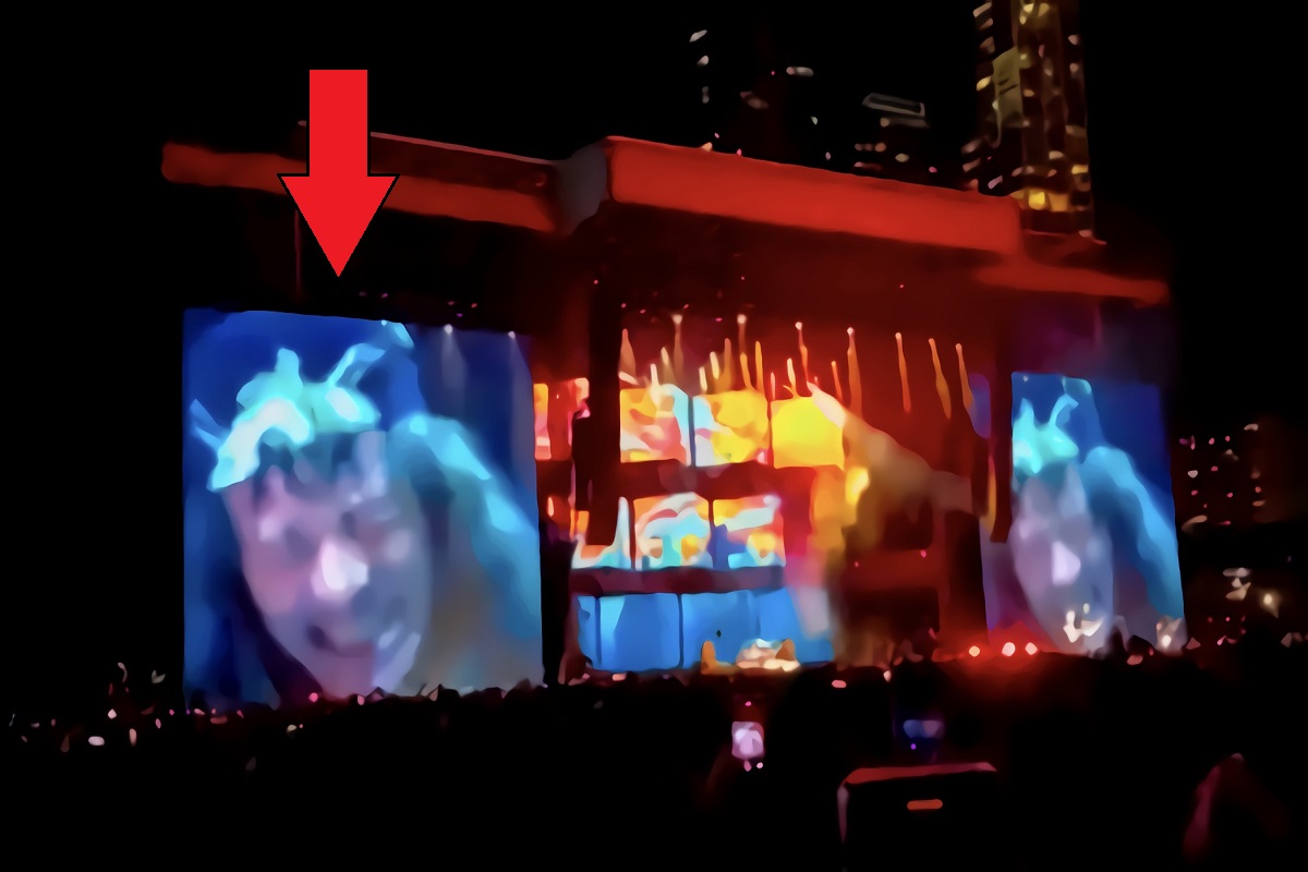 Metallica Performing 'Master of Puppets' at Concert with Eddie Munson From Stranger Things on Jumbotron Trends