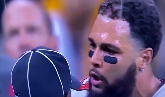 Did Mike Evans Say 'That's Tom Brady What You Want Me To Do' to Referee After Fighting Marshon Lattimore?