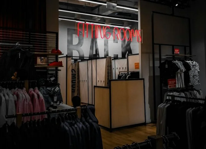 platos closet employee steals 20000