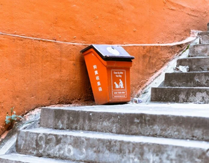 poop trash can