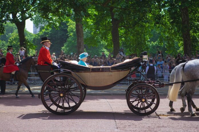queen-elizabeth-Adrenochrome-conspiracy-theory-2
