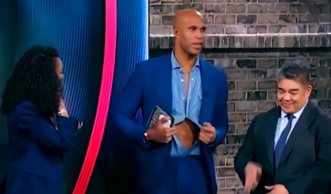 richard-jefferson-stripping-tshirt-nba-today-5