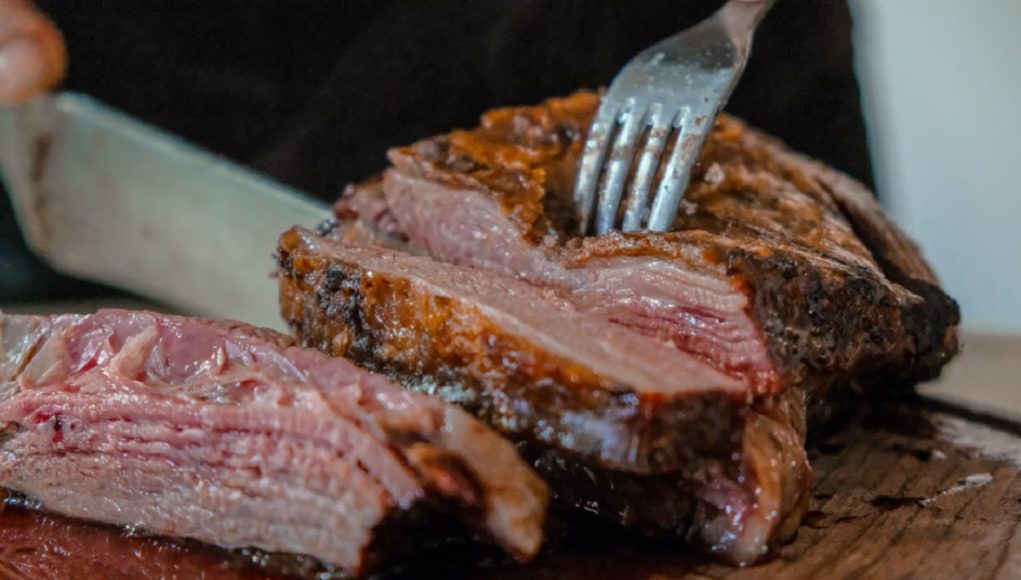 rubi-rose-infused-steak-injecting-celebrity-dna-in-meat-2-4