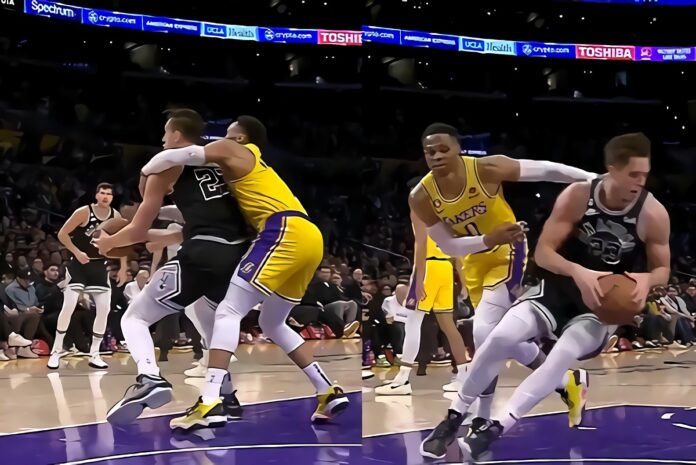 russell-westbrook-revenge-tossing-zach-collins