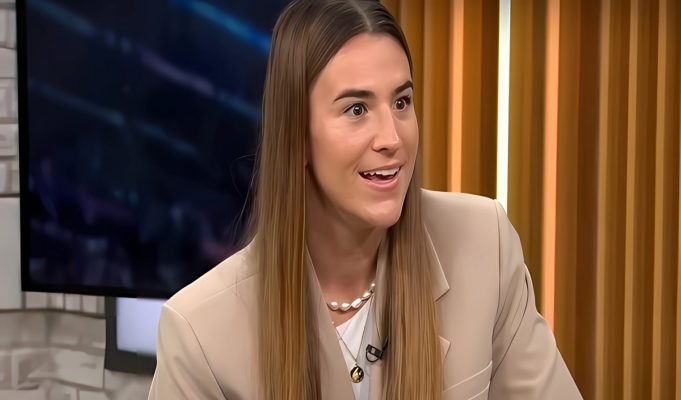 sabrina-Ionescu-shoe-2
