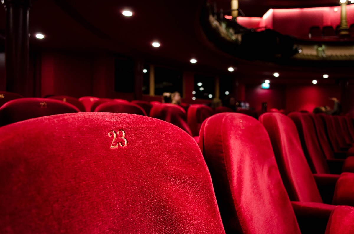 Did Shaq's Movie Theatre Show the H2N Documentary Kyrie Irving is Getting Cancelled for Tweeting? Evidence Inside