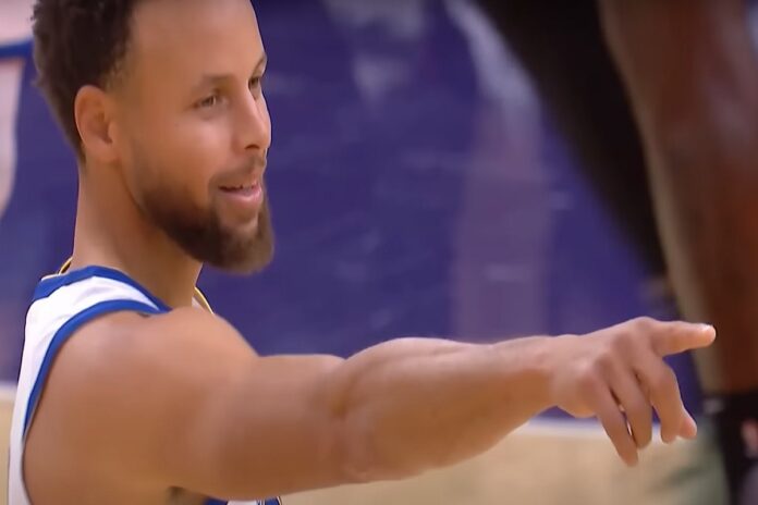 stephen-curry-pointing-at-kevin-harlan-jinx
