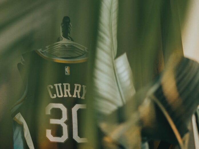 stephen-curry-worried-face-preseason-3