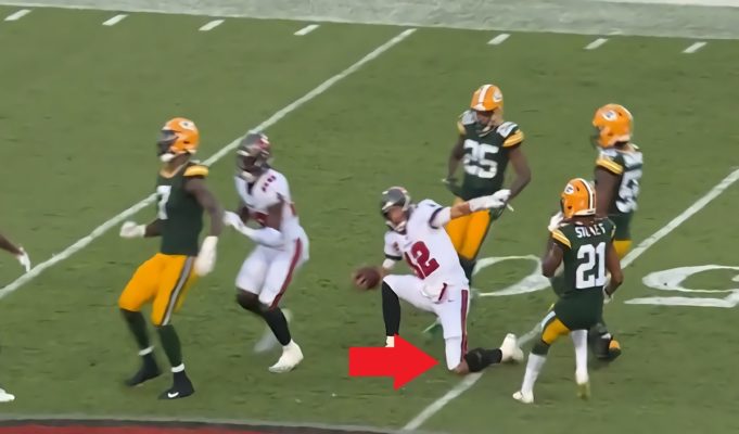 Social Media Roasts Tom Brady Breaking his Knee Brace While Trying to Run During Bucs vs Packers