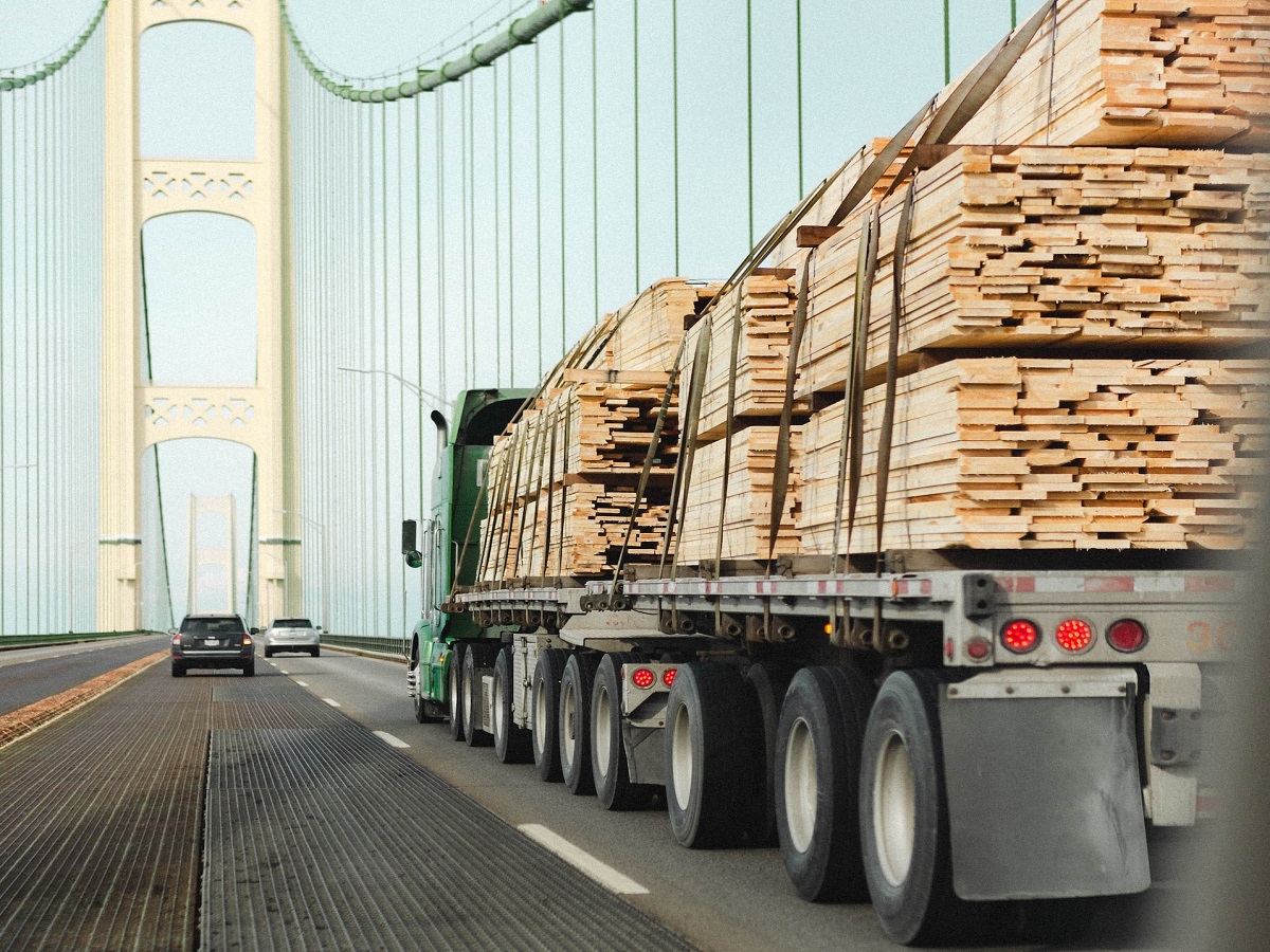 Viral Photos Showing Two Truckers Driving Neck and Neck Blocking