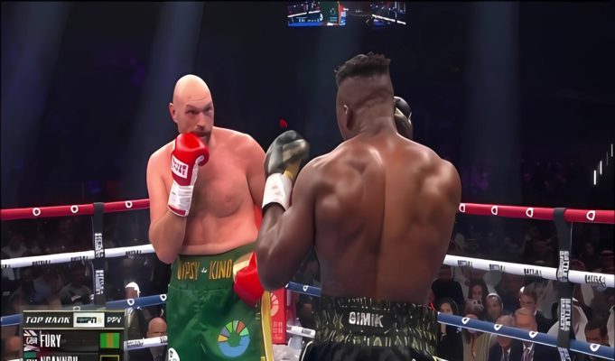 tyson-fury-elbow-ngannou-cheating-2