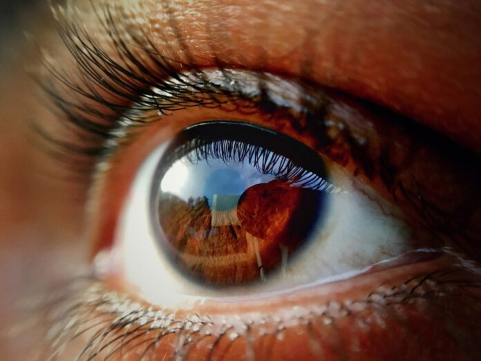 weird-vision-problems-early-alzheimers-8