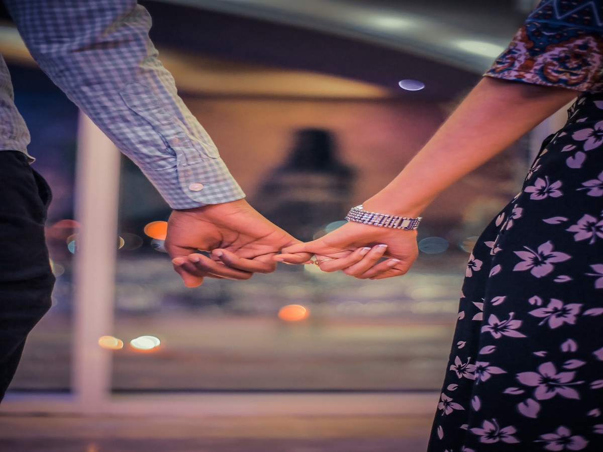 Details on How a Reddit User Discovered Her Boyfriend of 6 Years is Actually Her Brother
