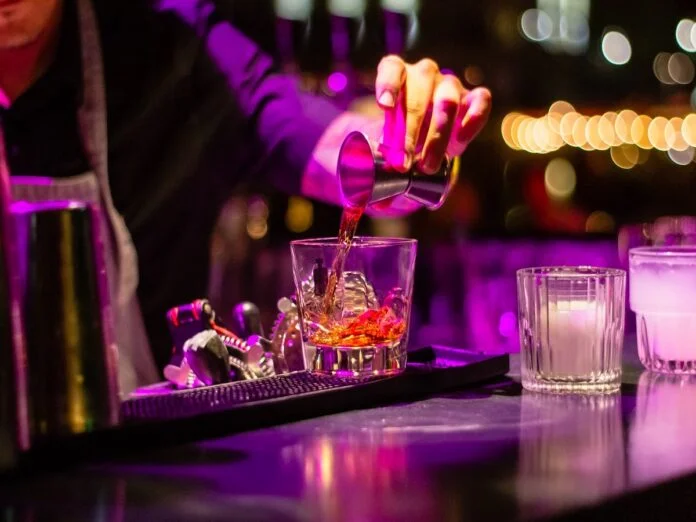 womens-only-night-club-photo-2