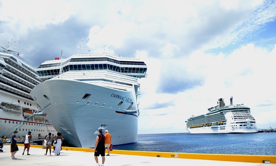 Image of the Carnival Valor Cruise Ship a woman jumped from to commit suicide.